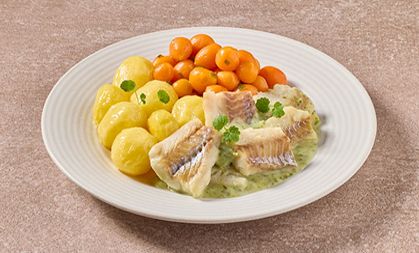 Visfilet in een waterkerssaus met Parijse wortelen en gekookte krieltjes (zoutarm)