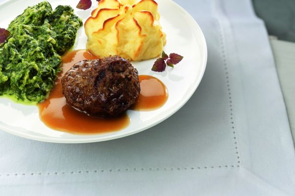Hollandse gehaktbal in jus met romige andijvie en aardappelpuree (kleine maaltijd)