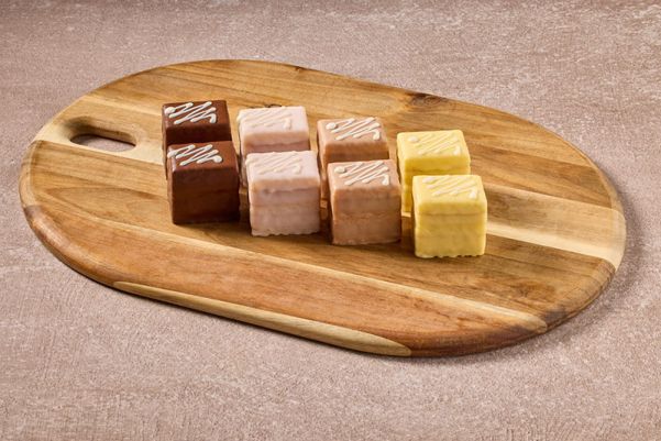 Assorti bouwsteentjes gebak (8 stuks)