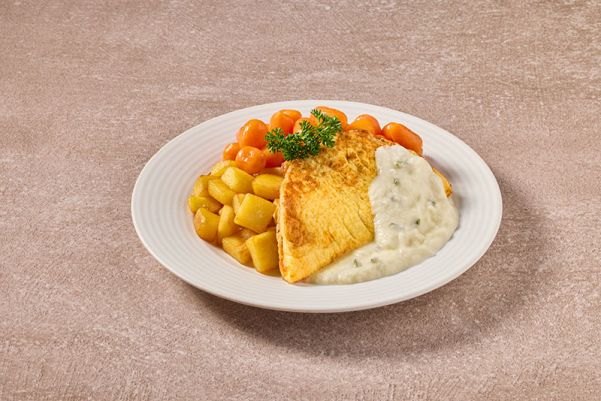 Omelet in kaassaus met worteltjes en gebakken aardappelen