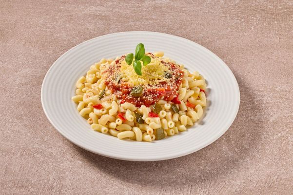 Macaroni met groenten en tomatensaus (Na-arm)